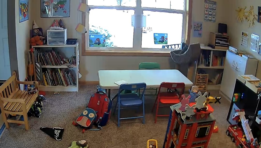 5 Kids' Desks That'll Make Homeschooling More Bearable